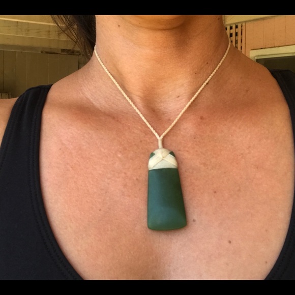 New Zealand Jade Maori Toki Style Necklace - Picture 8 of 10